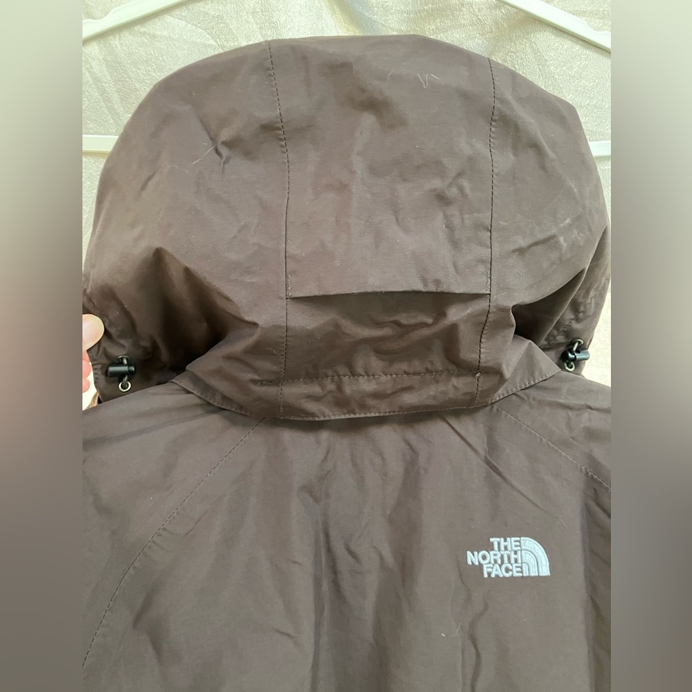 The North Face Women’s 2-piece Ski/Winter Jacket - Picture 4 of 16